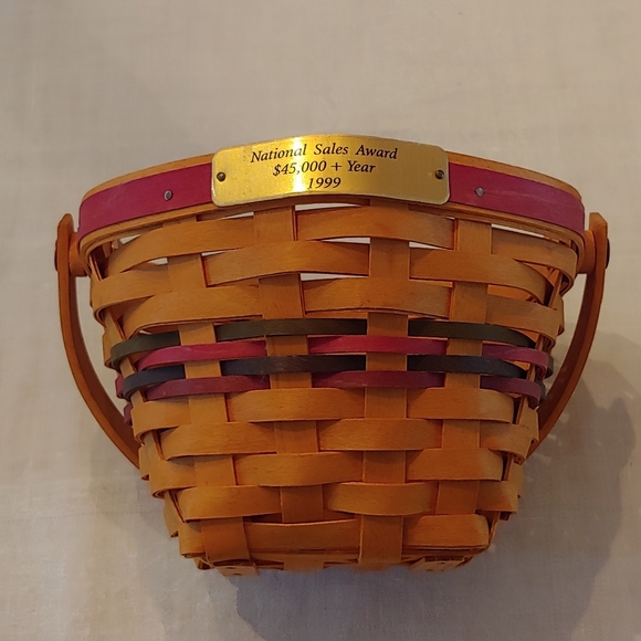 Longaberger Award Basket - Picture 11 of 15